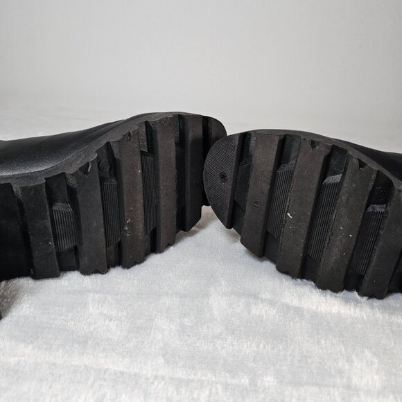 Wild Diva Faux Leather Chunky Lug Sole Block Heel Combat Booties-Black-SZ 7.5 - Picture 5 of 7